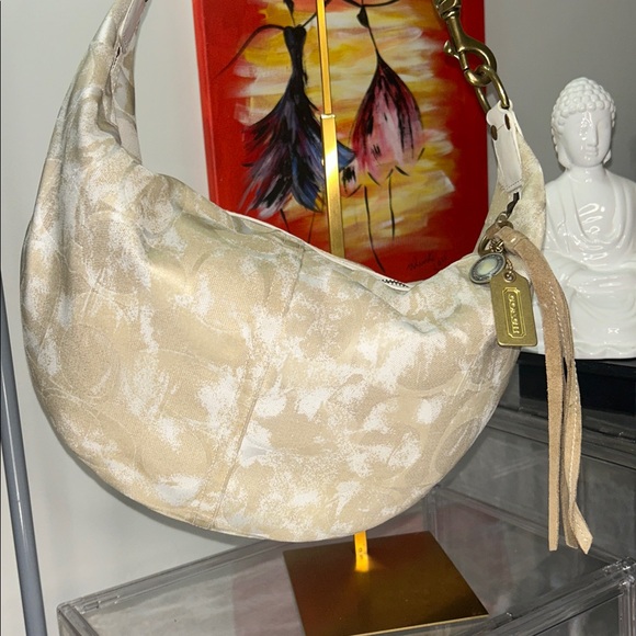 Coach Hampton Cream/White Scribble Signature Shoulder Bag 16”x 11” Vtg 2006 EUC - Picture 2 of 9